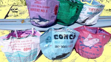 hand-made fair trade bags cambodia community recycle