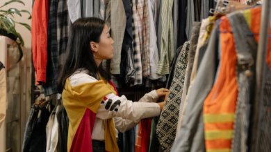 The second-hand market: sell, experience, and storytell