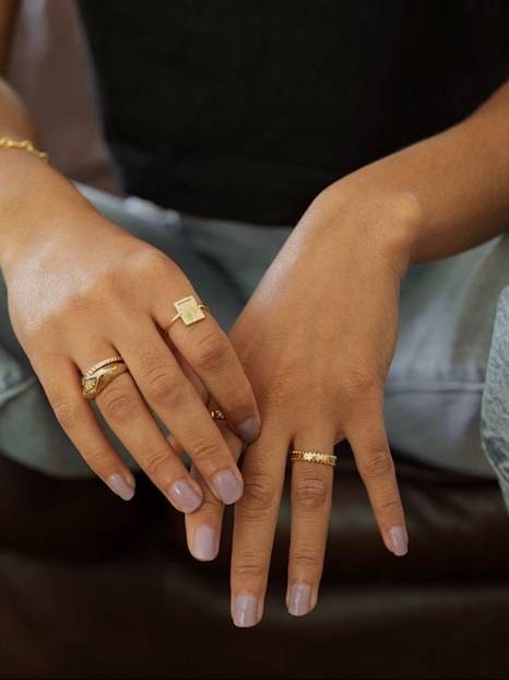 23 Ethically-made & sustainable jewelry brands to shine with purpose