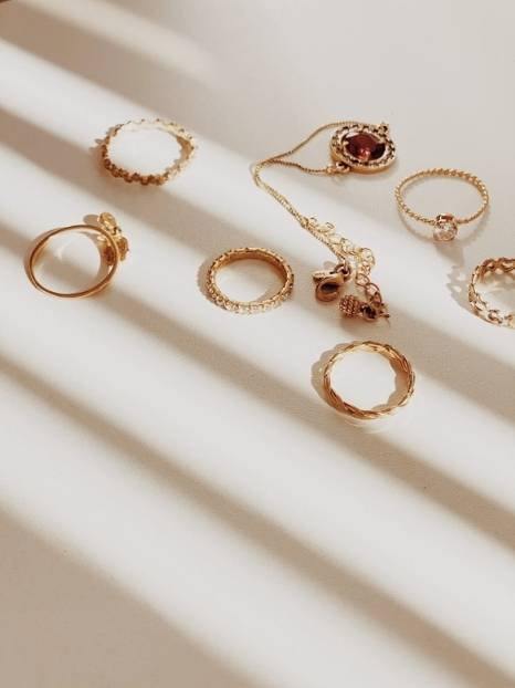 23 Ethically-made & sustainable jewelry brands to shine with purpose
