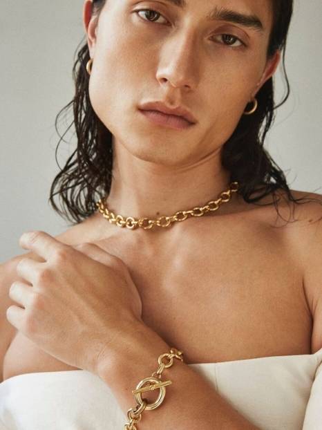 23 Ethically-made & sustainable jewelry brands to shine with purpose