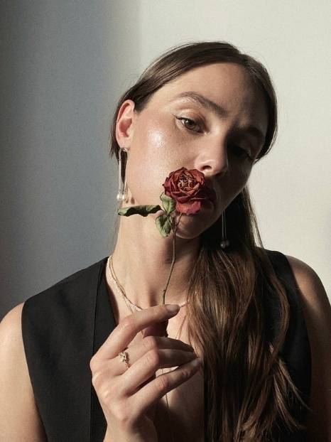 23 Ethically-made & sustainable jewelry brands to shine with purpose