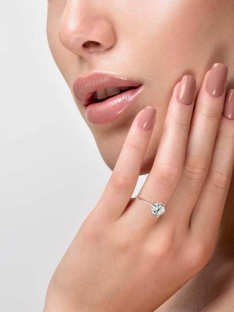 23 Ethically-made & sustainable jewelry brands to shine with purpose