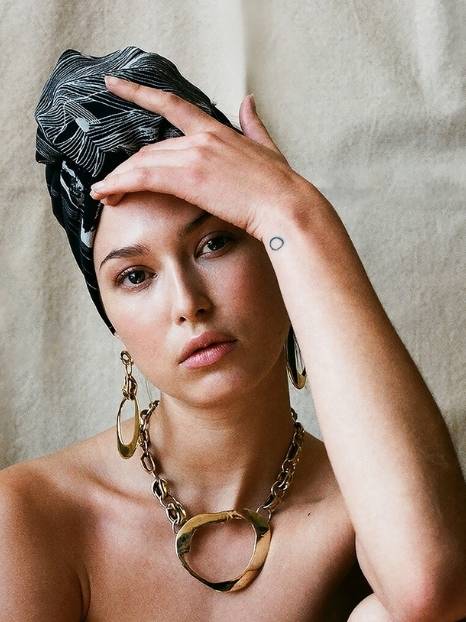 23 Ethically-made & sustainable jewelry brands to shine with purpose