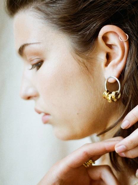 23 Ethically-made & sustainable jewelry brands to shine with purpose