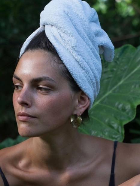 23 Ethically-made & sustainable jewelry brands to shine with purpose