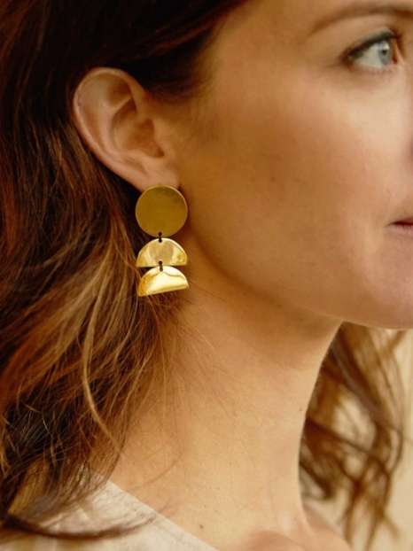 23 Ethically-made & sustainable jewelry brands to shine with purpose