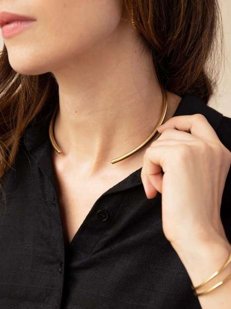 23 Ethically-made & sustainable jewelry brands to shine with purpose