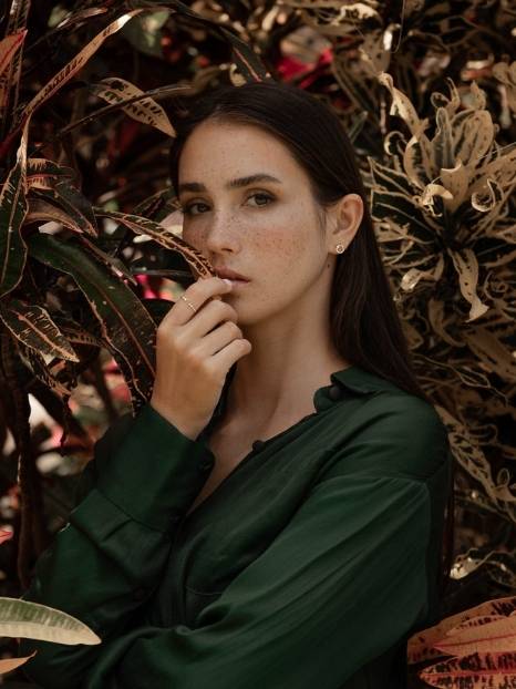 23 Ethically-made & sustainable jewelry brands to shine with purpose