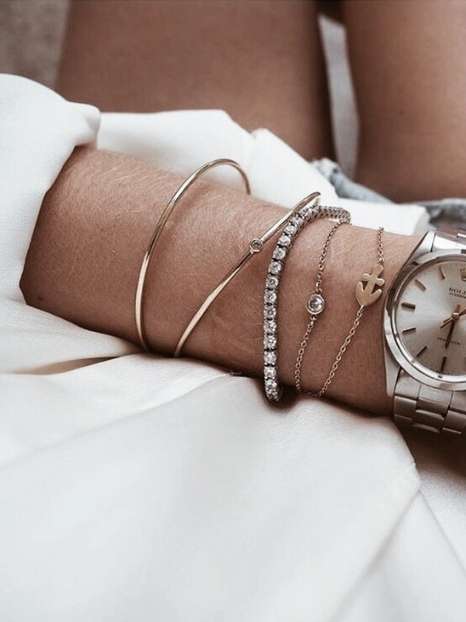 23 Ethically-made & sustainable jewelry brands to shine with purpose