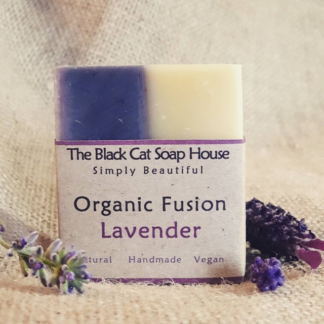 Handmade & natural soap bars for an eco-luxurious bath time