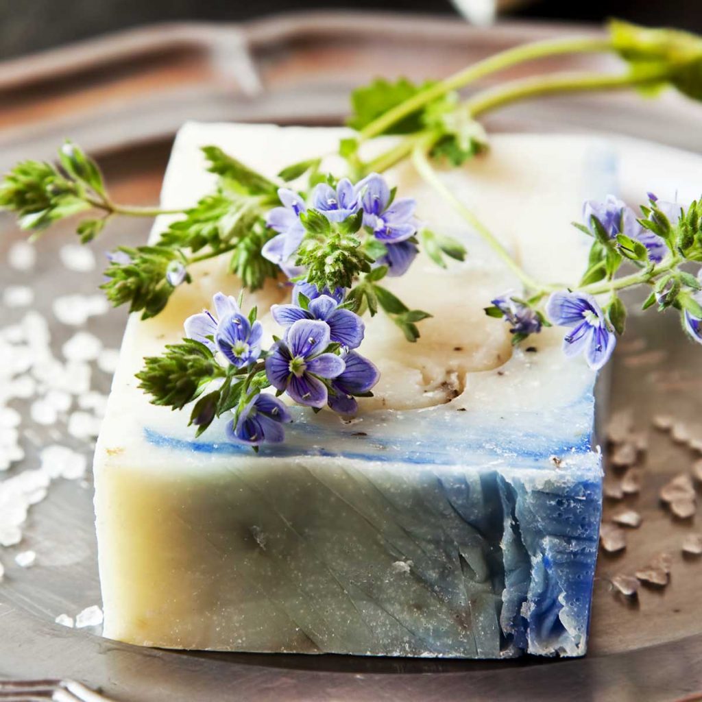 Handmade & natural soap bars for an eco-luxurious bath time