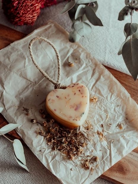 Handmade & natural soap bars for an eco-luxurious bath time