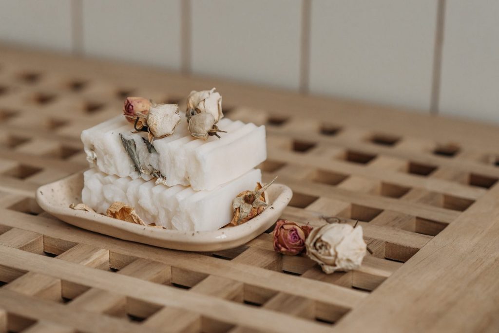 Handmade & natural soap bars for an eco-luxurious bath time