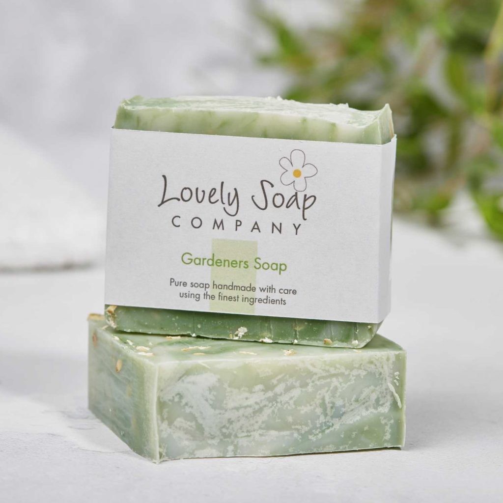 Handmade & natural soap bars for an eco-luxurious bath time