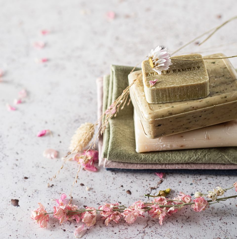 Handmade & natural soap bars for an eco-luxurious bath time