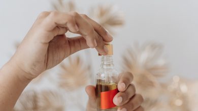 Top 6 Unmissable Benefits of Rosewood Essential Oil