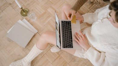 The Pros and Cons of a Cashless Sustainable Business