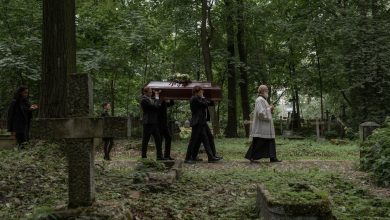 The Freedom of Letting Go: Why a Natural Burial Is the Ultimate Act of Simplicity