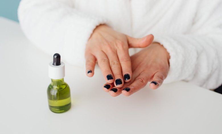DIY Cuticle Care with the Right Nail Oil Pen