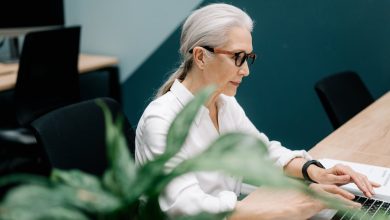 Why Are More People Buying Prescription Glasses Online Instead of In-Store?